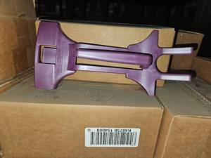 lot 53913 image: Lid Dripper Kitchen Tool with Purple Handle