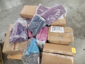 lot 53722 image: Pallet of Seat And Back Cushions