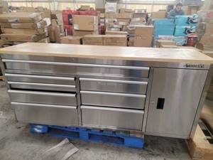 lot 53764 image: Trinity 66 in Rolling workbench
