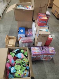 lot 60772 image: Toys and various party supplies- Silly String bubbles claw game and plush