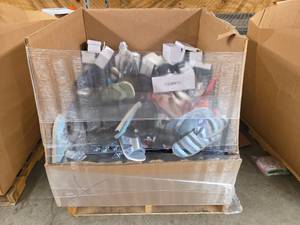 lot 197840 image: Pallet of Various Sizes of Shoes