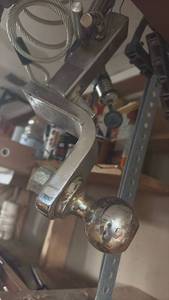 lot 51814 image: Heavy Duty Draw-Tite Trailer Hitch Receiver - Retail $45