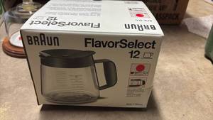 lot 51842 image: Braun FlavorSelect 12-Cup Glass Coffee Carafe - Retail $15