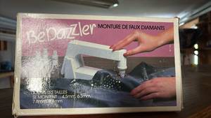 lot 51844 image: Bedazzler Rhinestone Setting Tool Kit - Retail $15