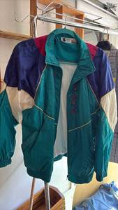 lot 51879 image: Bold Spirit Colorblock Windbreaker Jacket Size Large - Retail $15