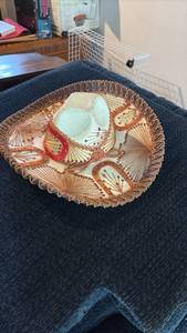 lot 51880 image: Mexican Charro Sombrero with Embroidered Horseshoe Design - Retail $25