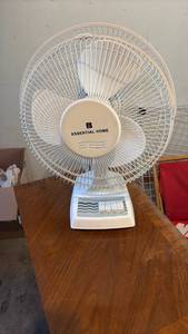 lot 51889 image: Essential Home White Desk Fan - Retail $15