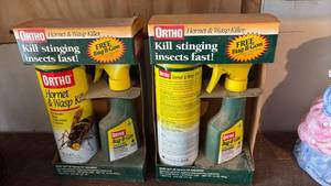 lot 51910 image: ORTHO Hornet & Wasp Killer Spray Set with Bug-B-Gon - Retail $15