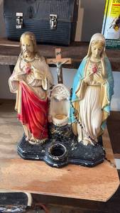 lot 51912 image: Sacred Heart Jesus and Mary Religious Statue Set with Crucifix - Retail $25