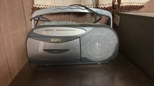 lot 51931 image: GPX Portable AMFM Radio Cassette Player Boombox - Retail $15