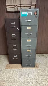 lot 51932 image: Metal Filing Cabinets Set - Retail $75