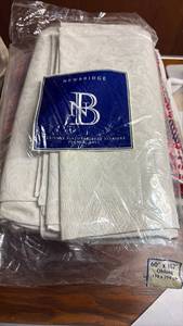 lot 51934 image: Newbridge Vinyl Tablecloth 60x102 Oblong White Damask Pattern - Retail $8
