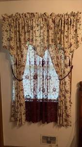 lot 51982 image: Floral Print Window Curtain Set with Valance and Tiebacks - Retail $25