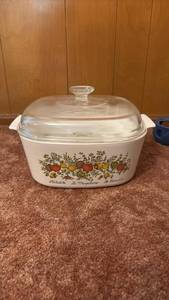 lot 52001 image: Corningware Spice of Life Casserole Dish with Glass Lid - Retail $25