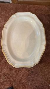 lot 52002 image: Mikasa French Countryside Oval Serving Platter with Gold Trim - Retail $25