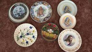 lot 52017 image: Mixed Decorative Plate Collection - Retail $25