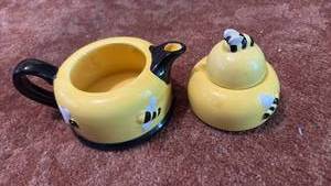 lot 52029 image: Bumblebee Themed Creamer & Sugar Bowl Set - Retail $25