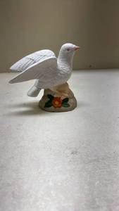 lot 610 image: White Porcelain Dove Bird Figurine with Floral Base