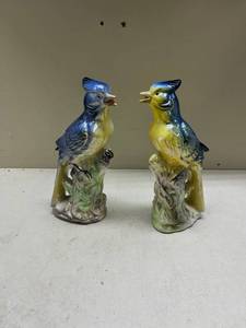 lot 614 image: Pair of Ceramic Blue Jay Bird Figurines