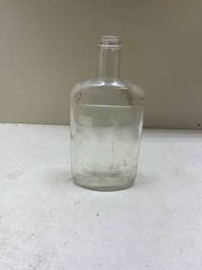 lot 617 image: Clear Glass Liquor Bottle with One Pint Measurement