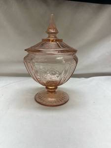 lot 652 image: Mayfair Pink Depression Glass Covered Candy Dish with Lid