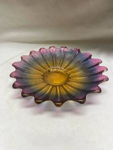 lot 660 image: Carnival Glass Flower Bowl with Scalloped Edges