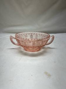 lot 669 image: Pink Depression Glass Two-Handled Bowl