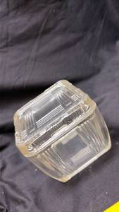 lot 634 image: Clear Glass Refrigerator Storage Container with Lid