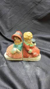 lot 648 image: Occupied Japan Ceramic Children Bookends Set
