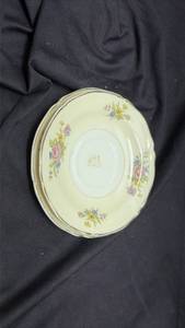 lot 690 image: Floral Pattern China Saucers with Gold Trim