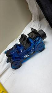lot 717 image: Avon After Shave Blue Glass Classic Car Bottle - Empty. (No Sticker)