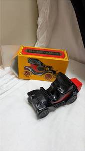 lot 719 image: Avon After Shave Electric Charger Black Car Model with Original Box - Full.