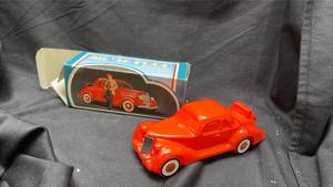 lot 721 image: Avon 1936 Ford After Shave Bottle with Original Box - Full