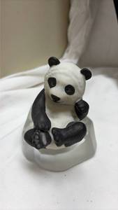 lot 729 image: Franklin Mint Panda Pup Figurine by Roslyn H. Coman 1988