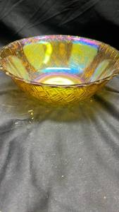 lot 743 image: Carnival Glass Basketweave Pattern Bowl