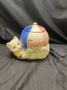 lot 765 image: Cat Cookie Jar with Lid