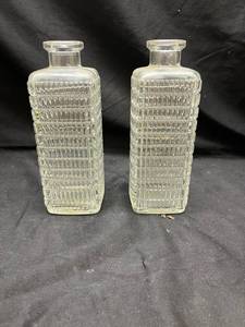 lot 775 image: Clear Glass Square Decanter Bottles with Stoppers Set