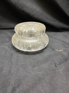 lot 776 image: Cut Crystal Glass Bowl Set with Lid