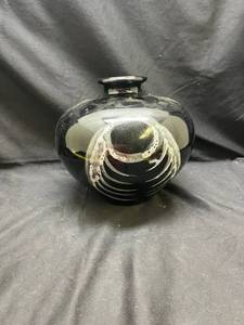 lot 782 image: Large Art Ceramic Vase with Swirl Design