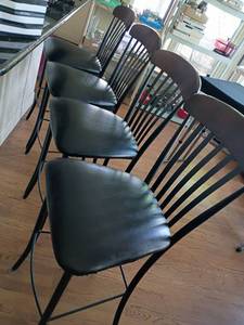 lot 903 image: 4 Bar Stools.  45 x 19 x 17
