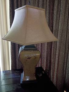 lot 906 image: 36in. Table Lamp.  Base is fairly heavy