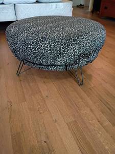lot 918 image: Round Leopard Print Ottoman with Metal Legs.   14 x 31
