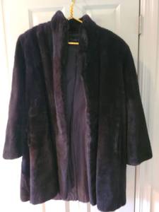 lot 1003 image: Fur coat, opossum