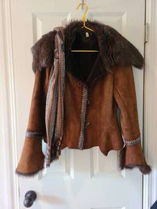 lot 1008 image: Lambskin jacket, size 6, with scarf