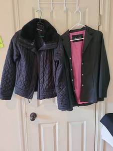 lot 1009 image: Ladies black jackets, sm and med.