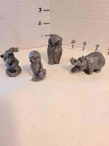 lot 1033 image: Pewter figurines