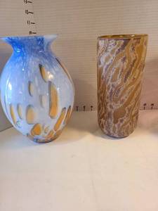 lot 1040 image: Art Glass Vase and Cylindrical Vase