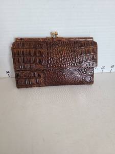 lot 1055 image: Brahmin wallet