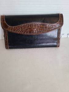 lot 1056 image: Brahmin wallet