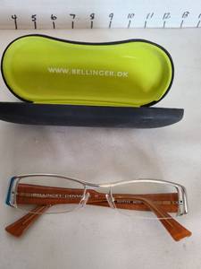 lot 1070 image: Bellinger glasses with case